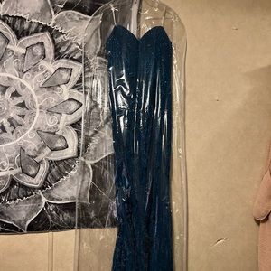 prom dress size 6 in great condition and stored in bag